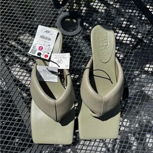 Zara Cream and Green Chunky Platform Sandals